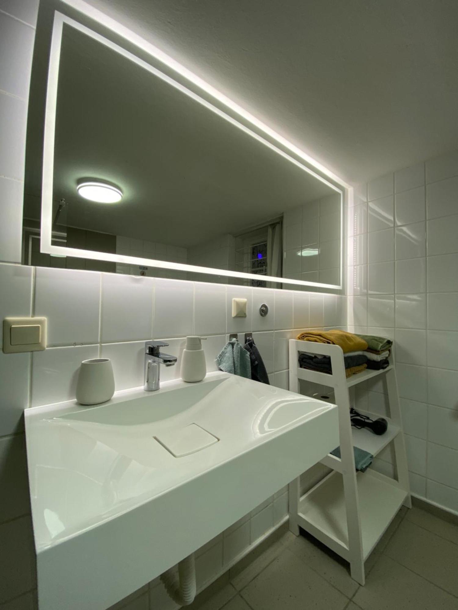 Ferienhaus "Sofia" Anno 1650, Neu - Top Lage - Tempur Beds - Wifi - Parking - Im Herzen Von Detmold-Altstadt, Historische Stadtmauer, Old Lane Detmold Buitenkant foto